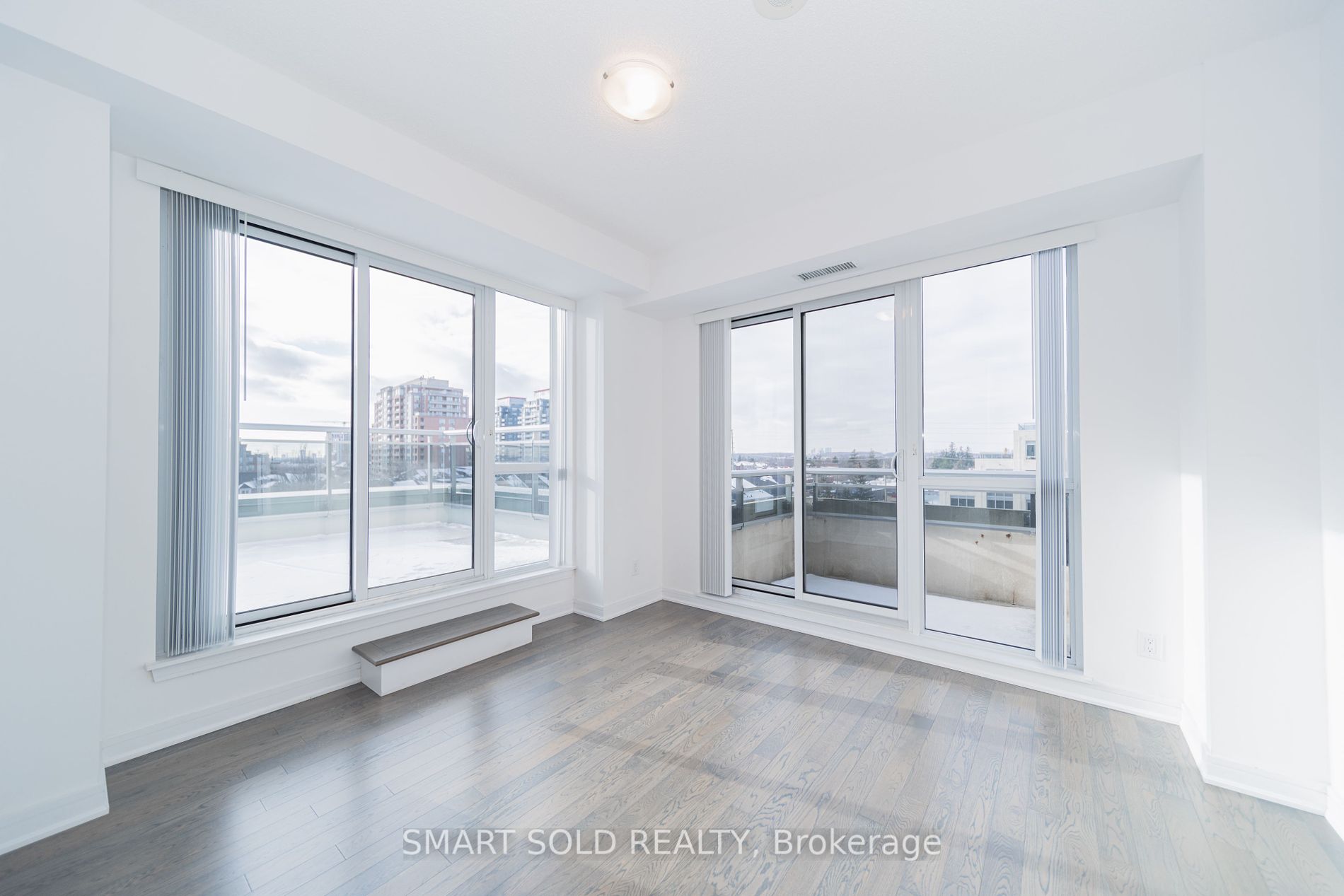 9199 Yonge St, #517