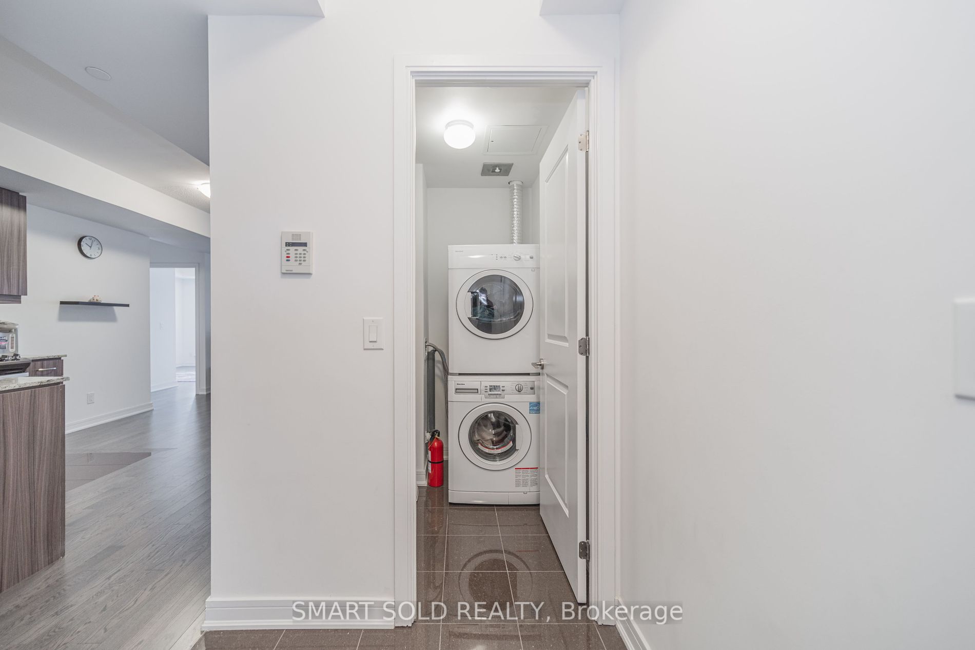 9199 Yonge St, #517