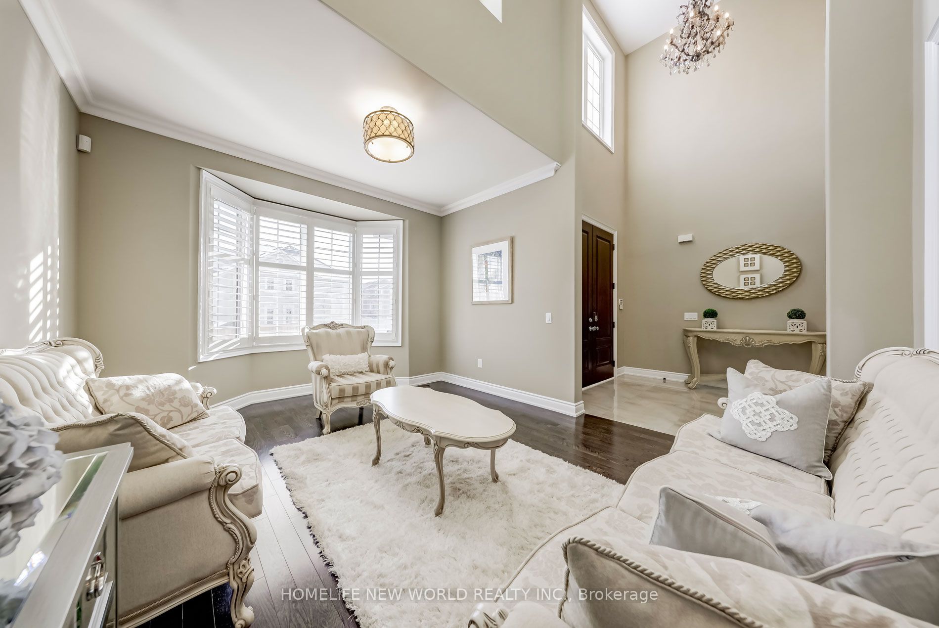 182 Heintzman Cres