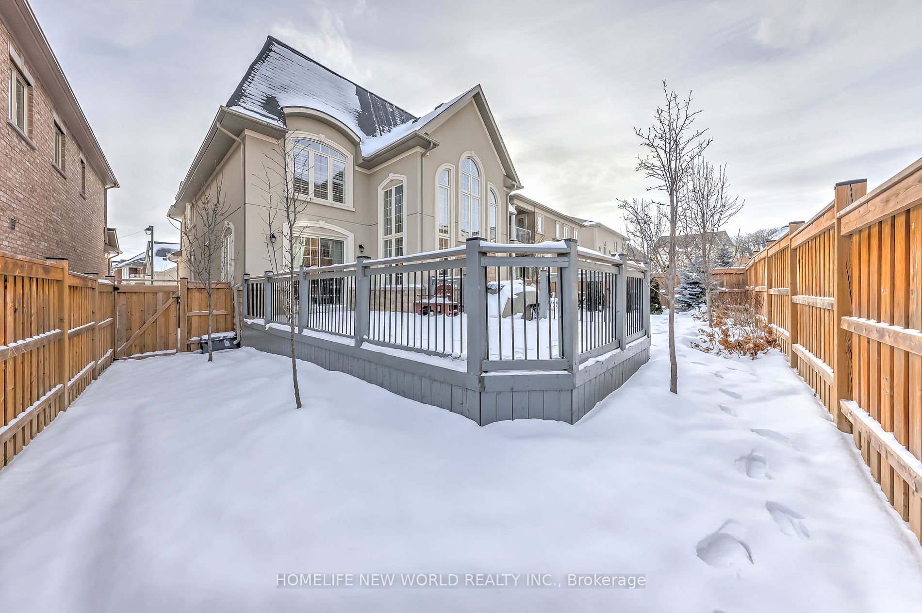 182 Heintzman Cres