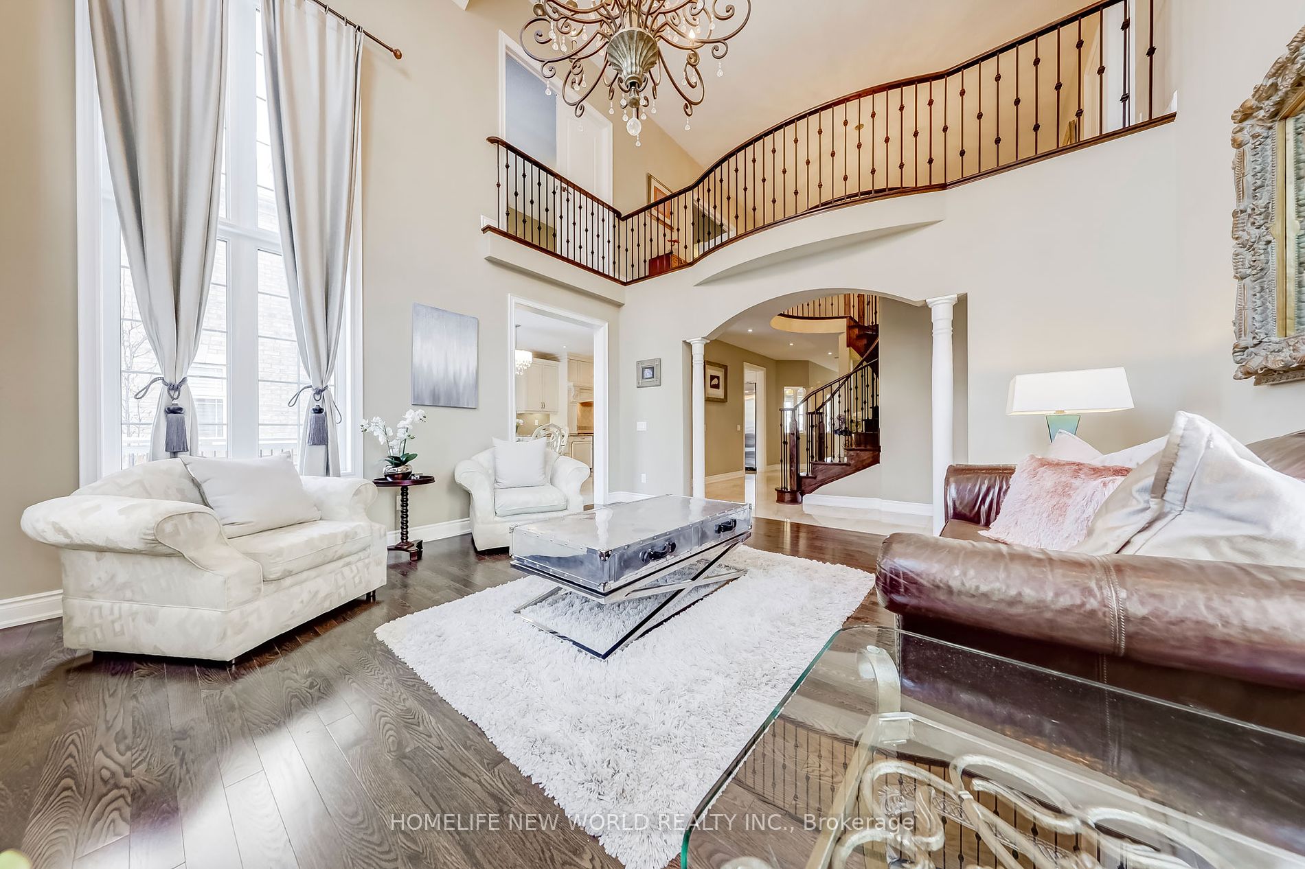 182 Heintzman Cres