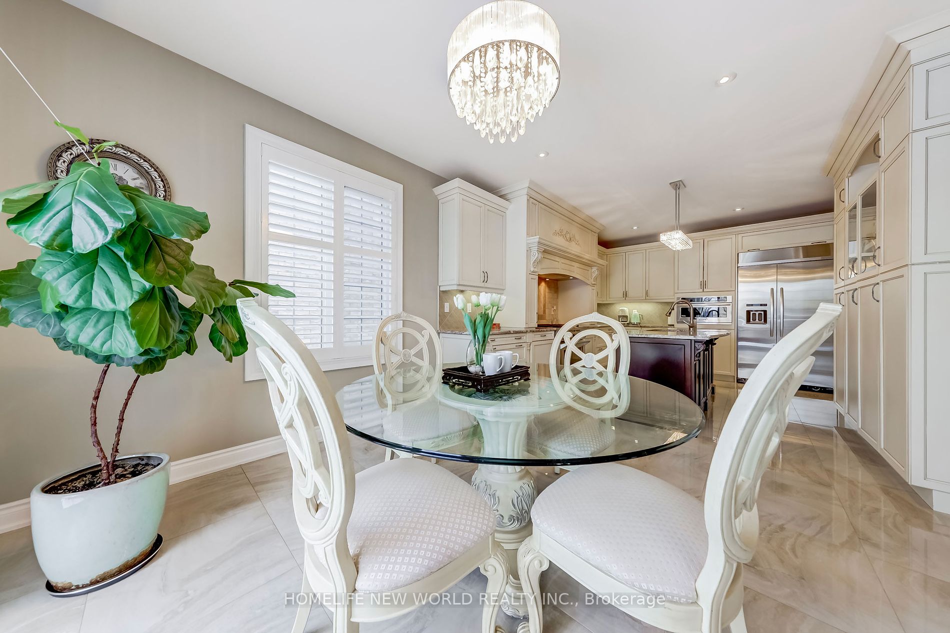 182 Heintzman Cres