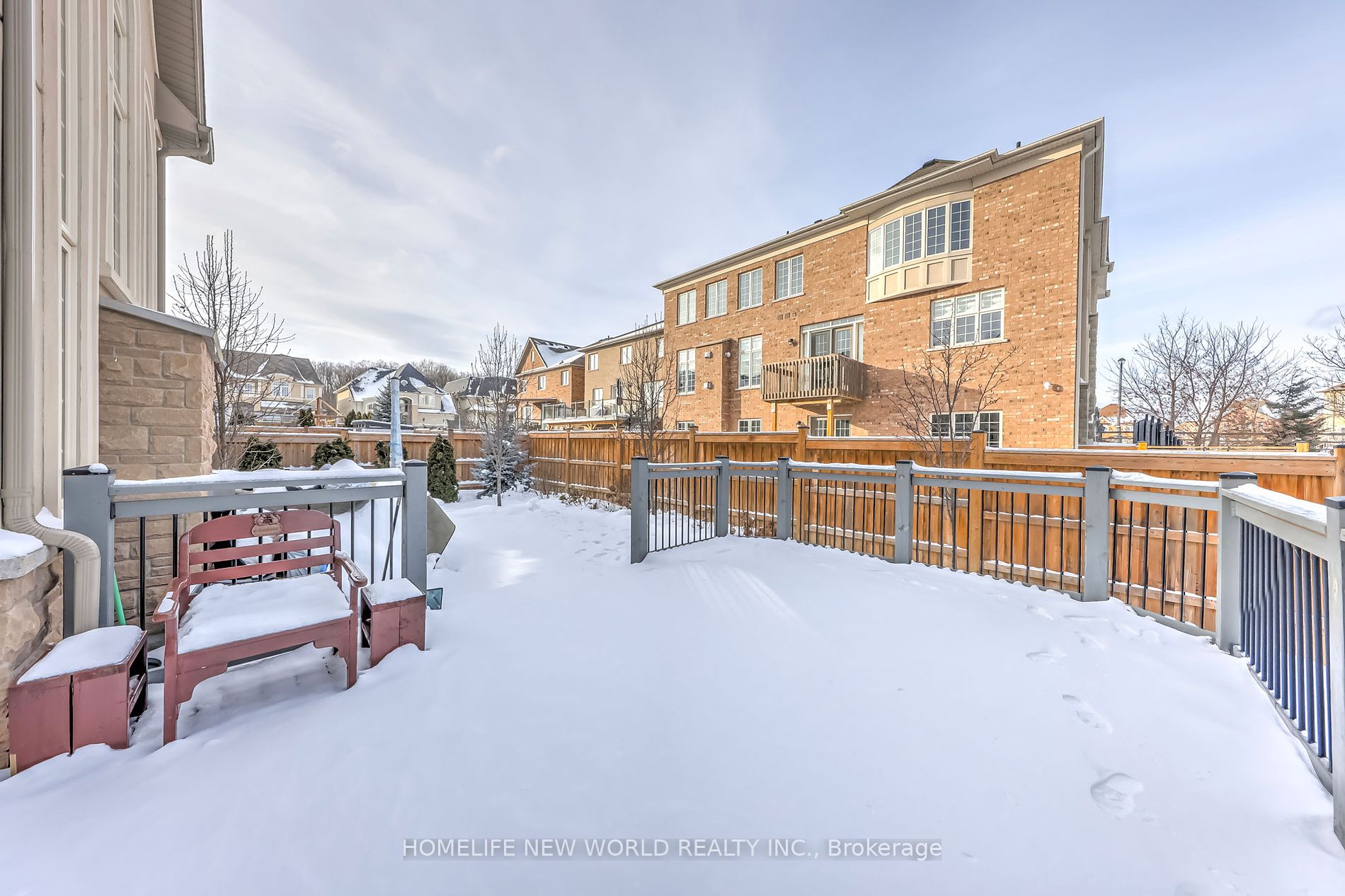 182 Heintzman Cres