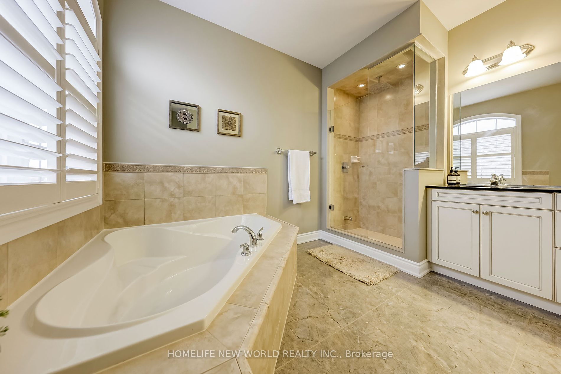 182 Heintzman Cres