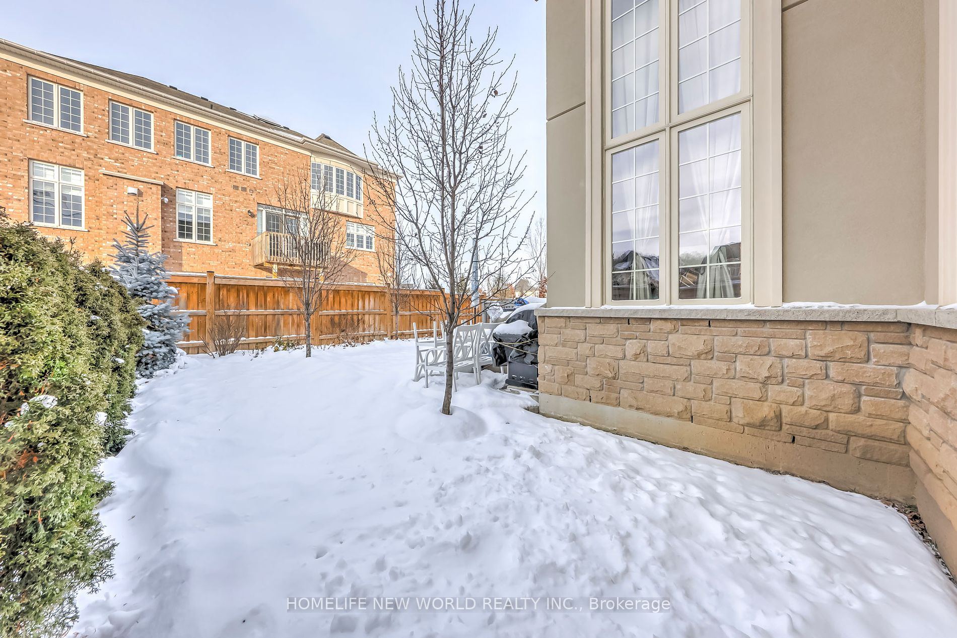 182 Heintzman Cres