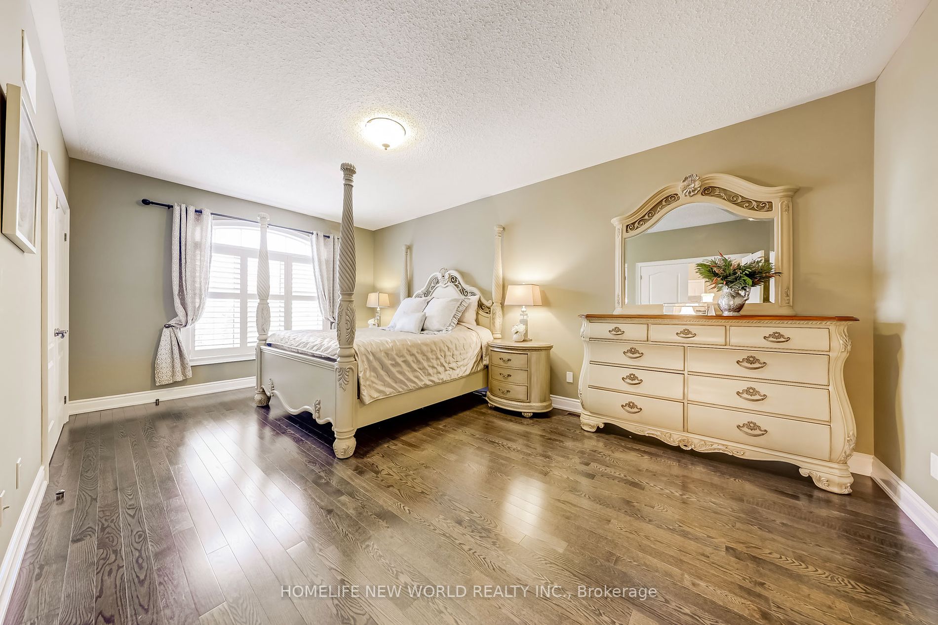 182 Heintzman Cres