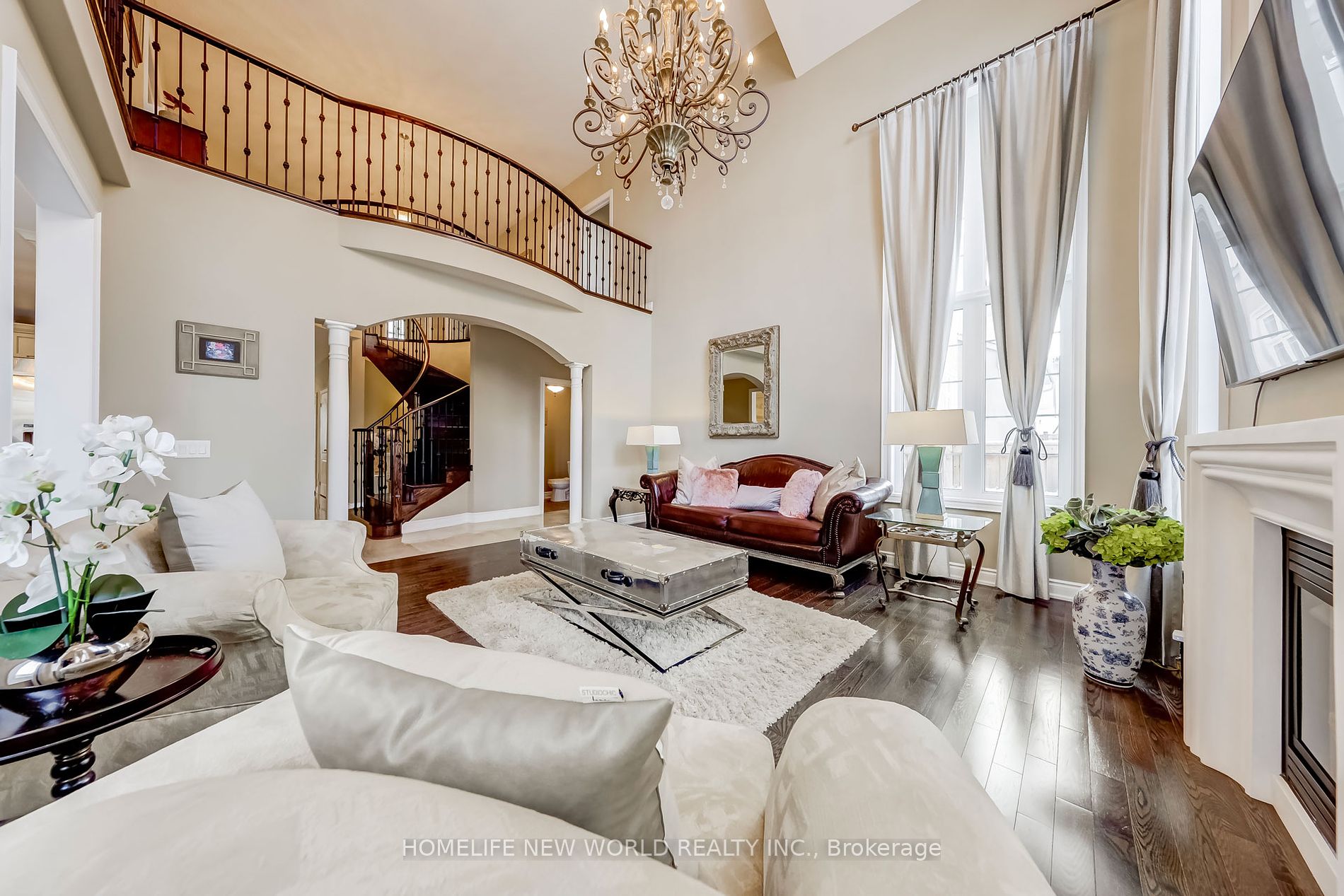 182 Heintzman Cres