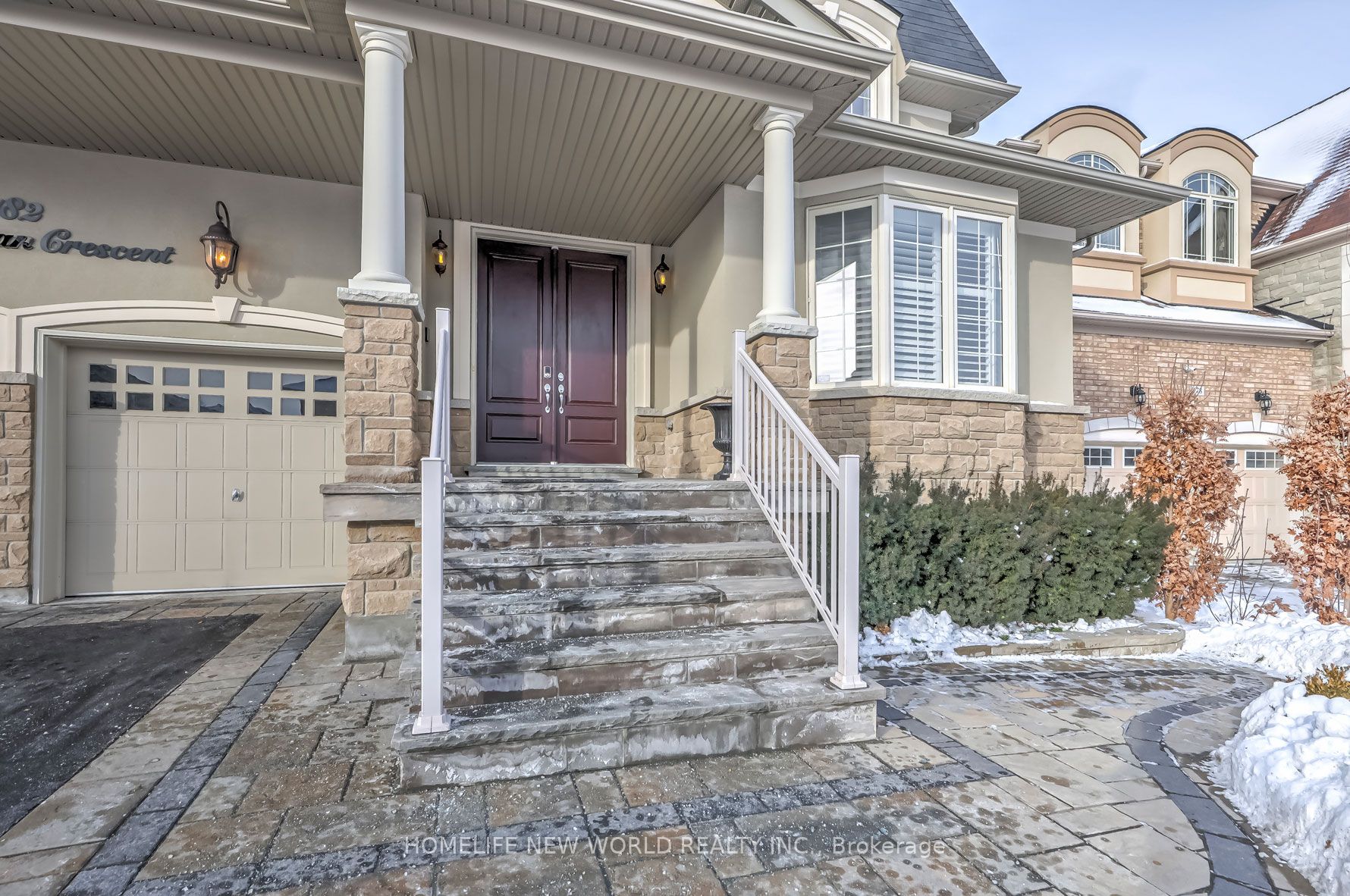 182 Heintzman Cres