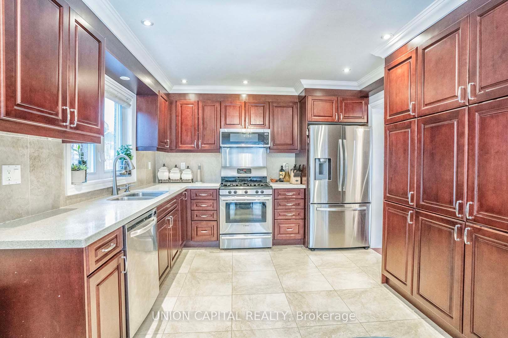 789 Shanahan Blvd