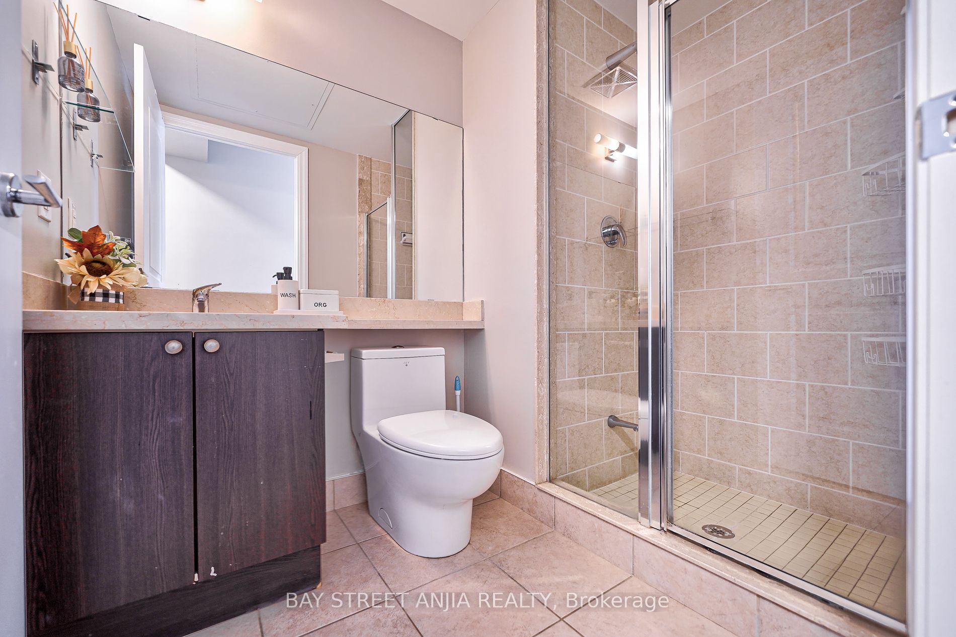 21 Upper Duke Cres, #314B
