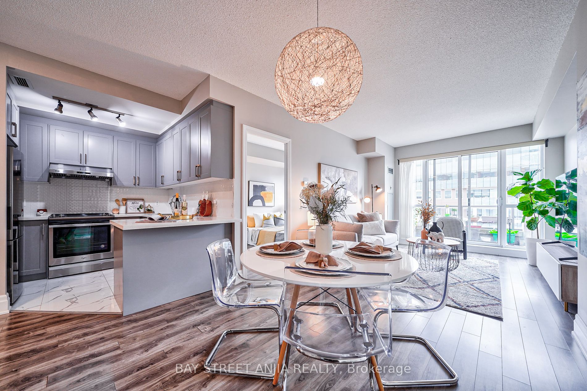 21 Upper Duke Cres, #314B