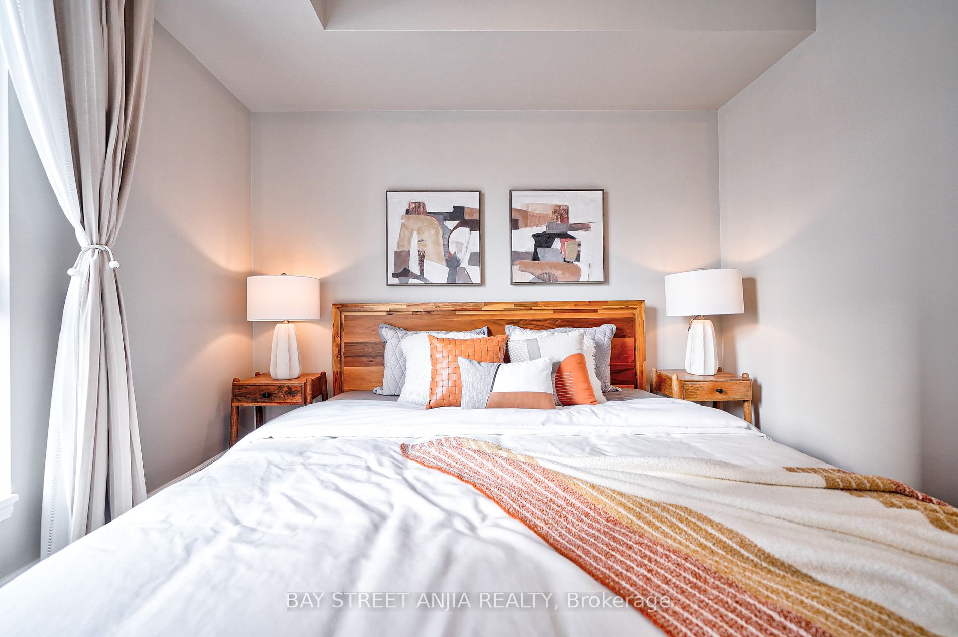 21 Upper Duke Cres, #314B
