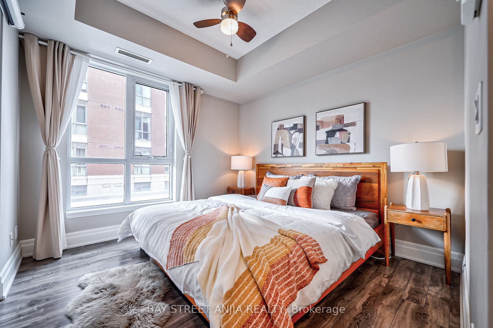21 Upper Duke Cres, #314B