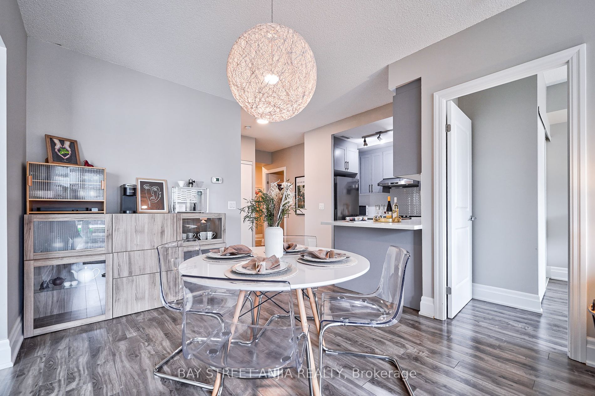 21 Upper Duke Cres, #314B