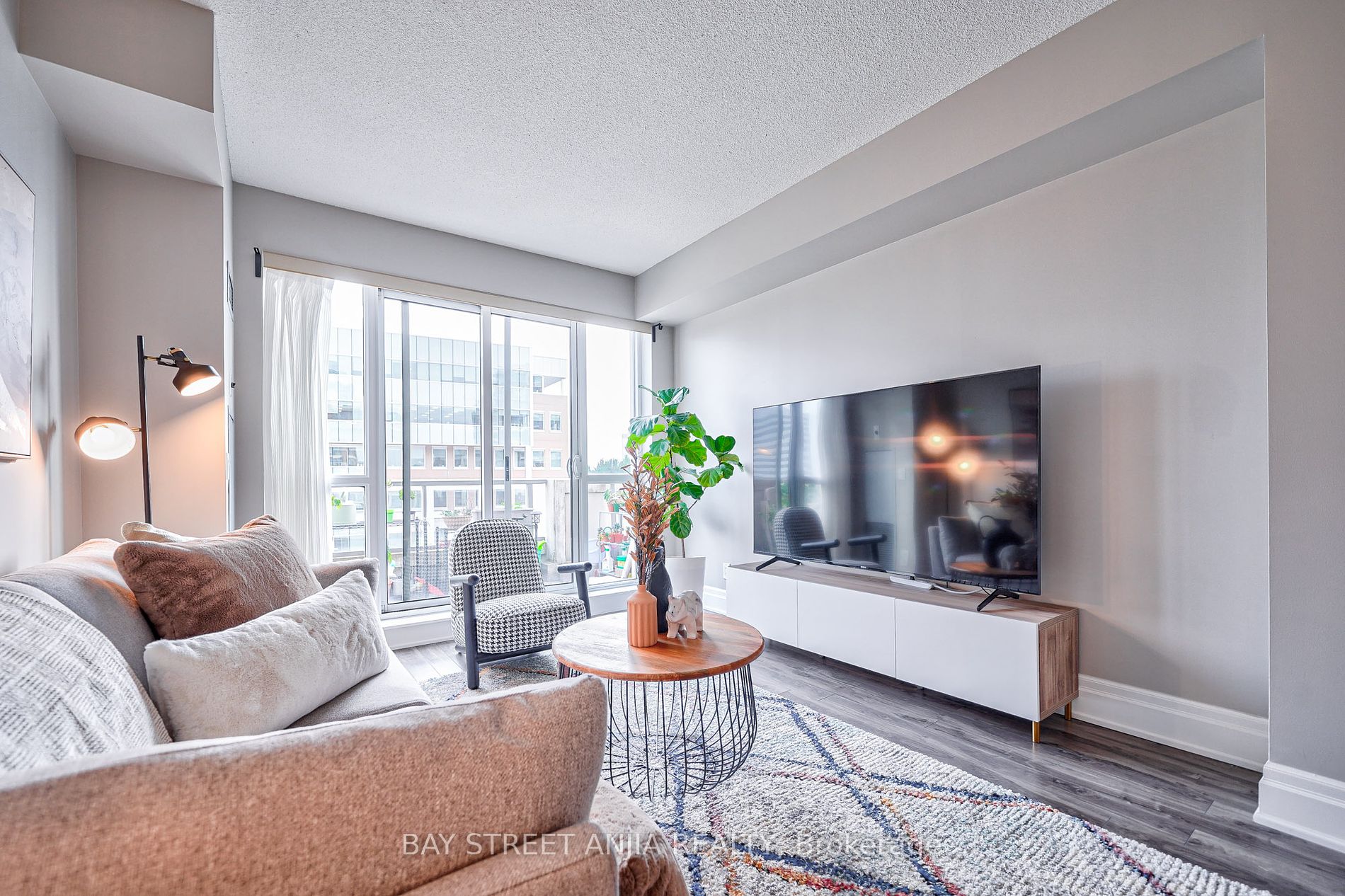 21 Upper Duke Cres, #314B