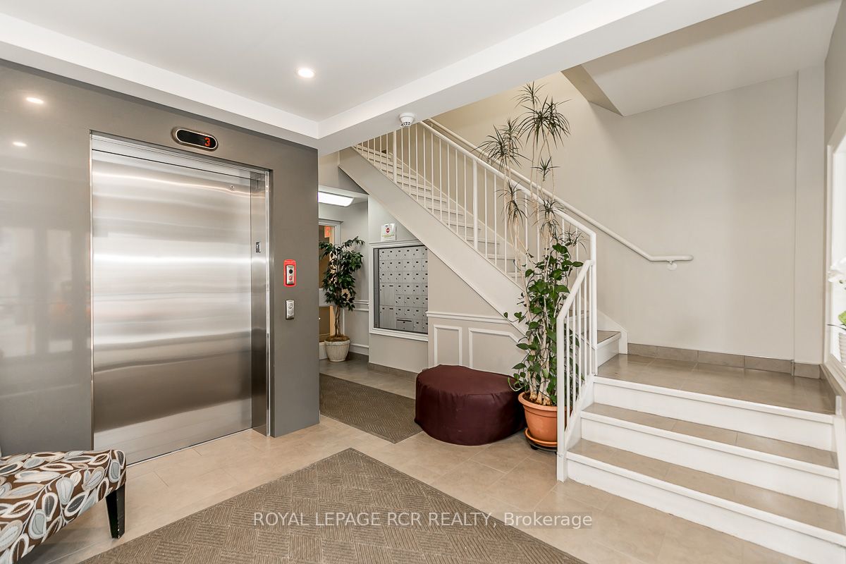 2 Briar Hill Hts, #205
