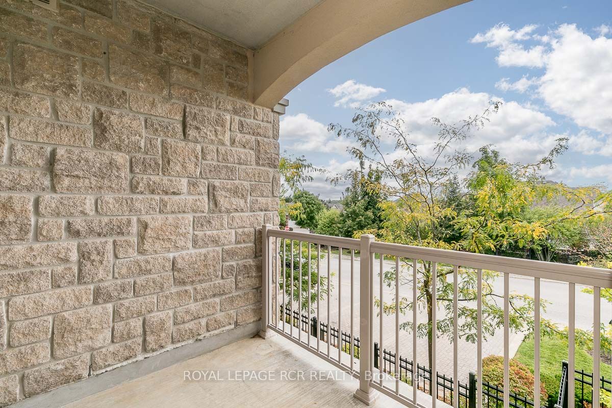 2 Briar Hill Hts, #205