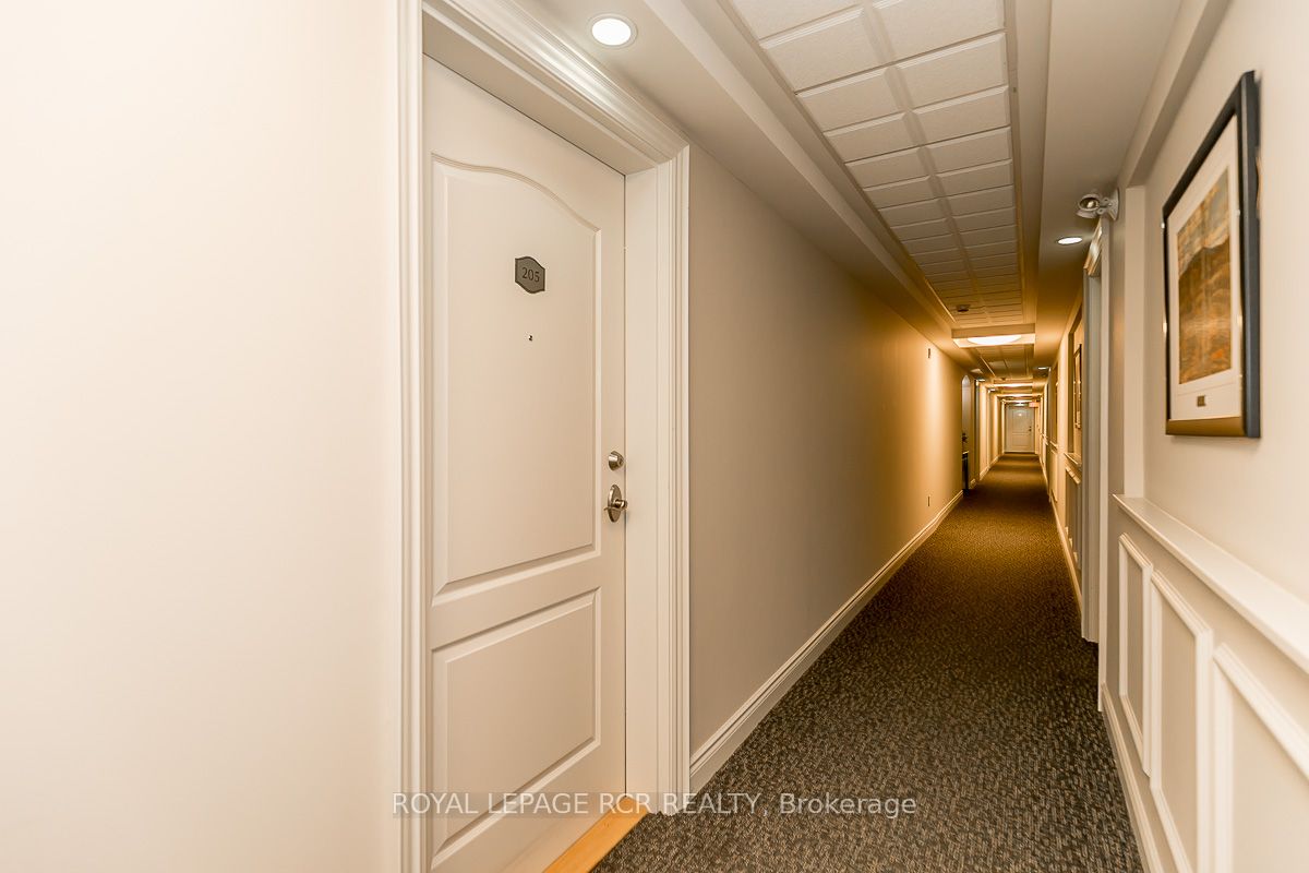 2 Briar Hill Hts, #205