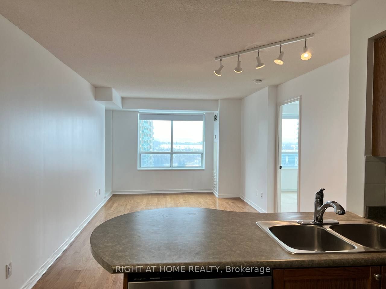 11 Oneida Crescent #1202
