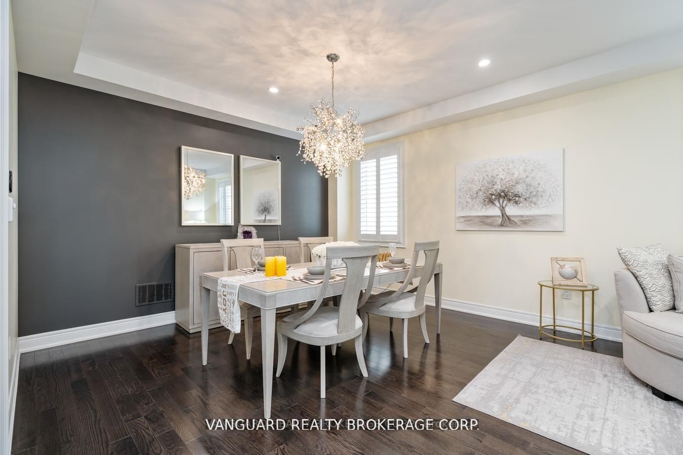 38 Dunrobin Cres