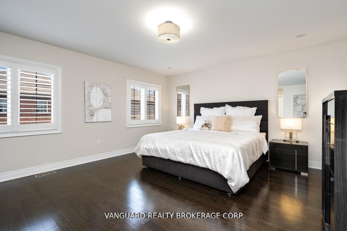 38 Dunrobin Cres
