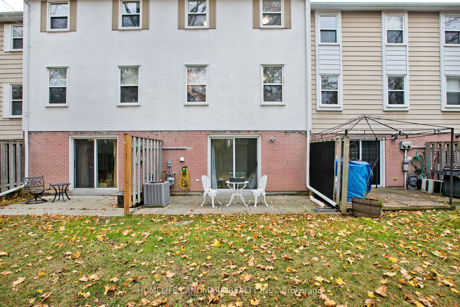 1672 John St, #10