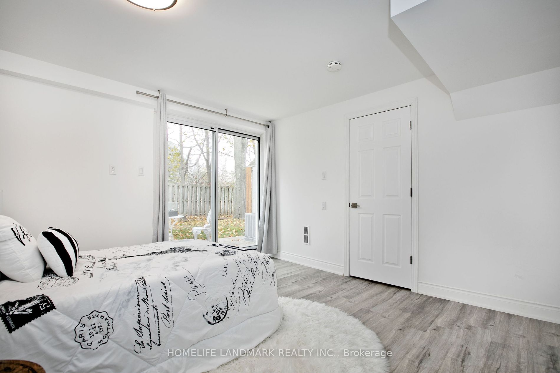1672 John St, #10