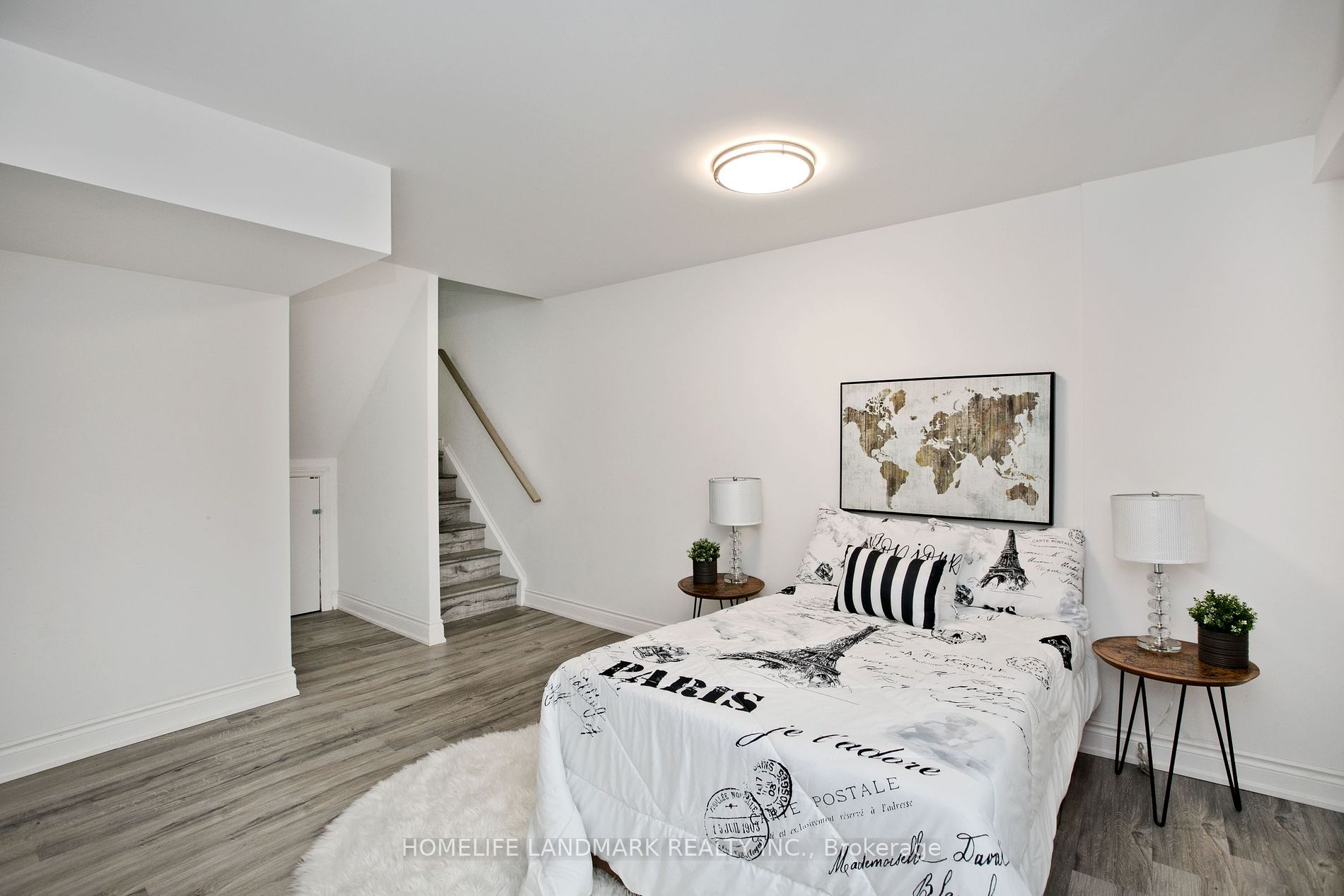 1672 John St, #10