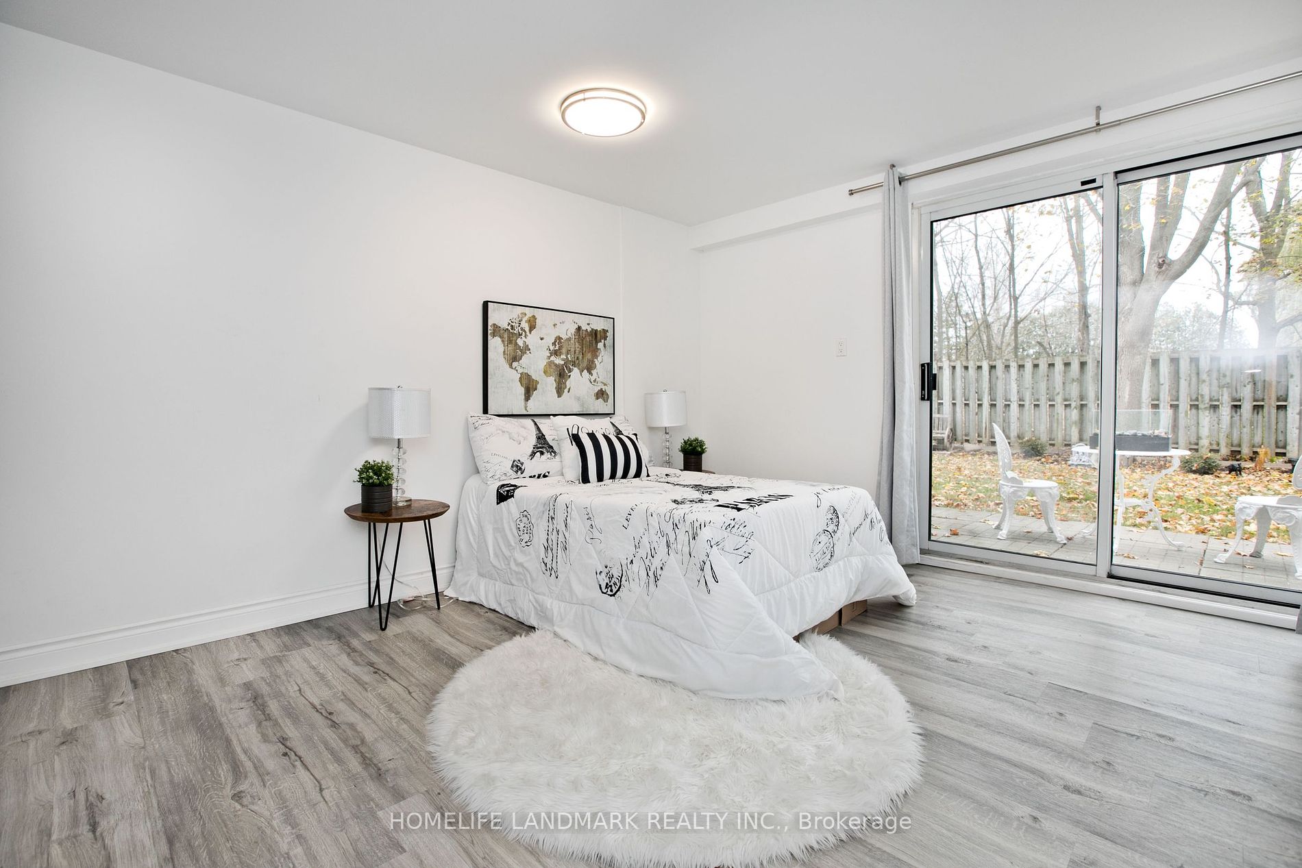 1672 John St, #10