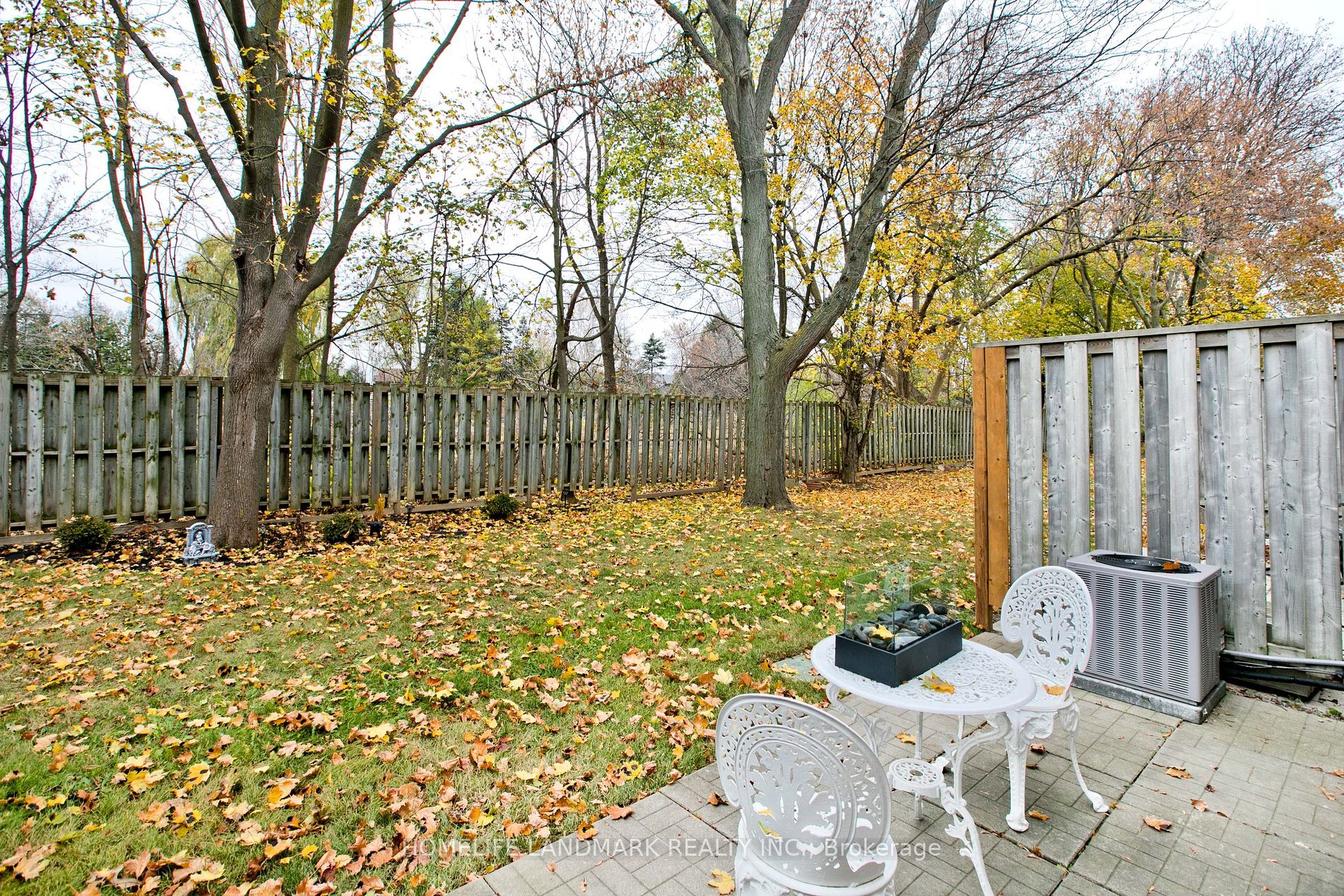 1672 John St, #10