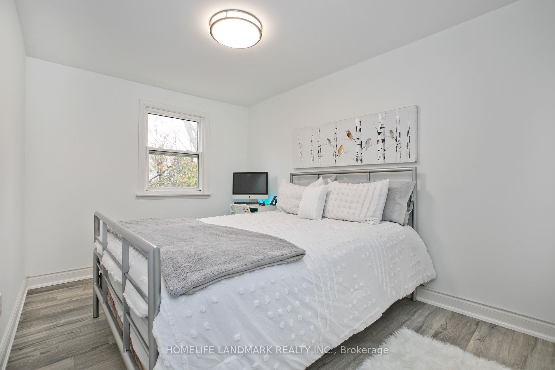 1672 John St, #10