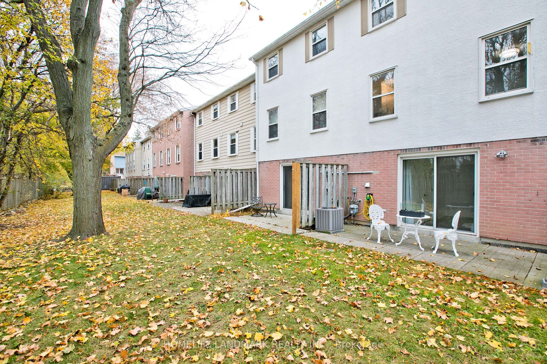 1672 John St, #10