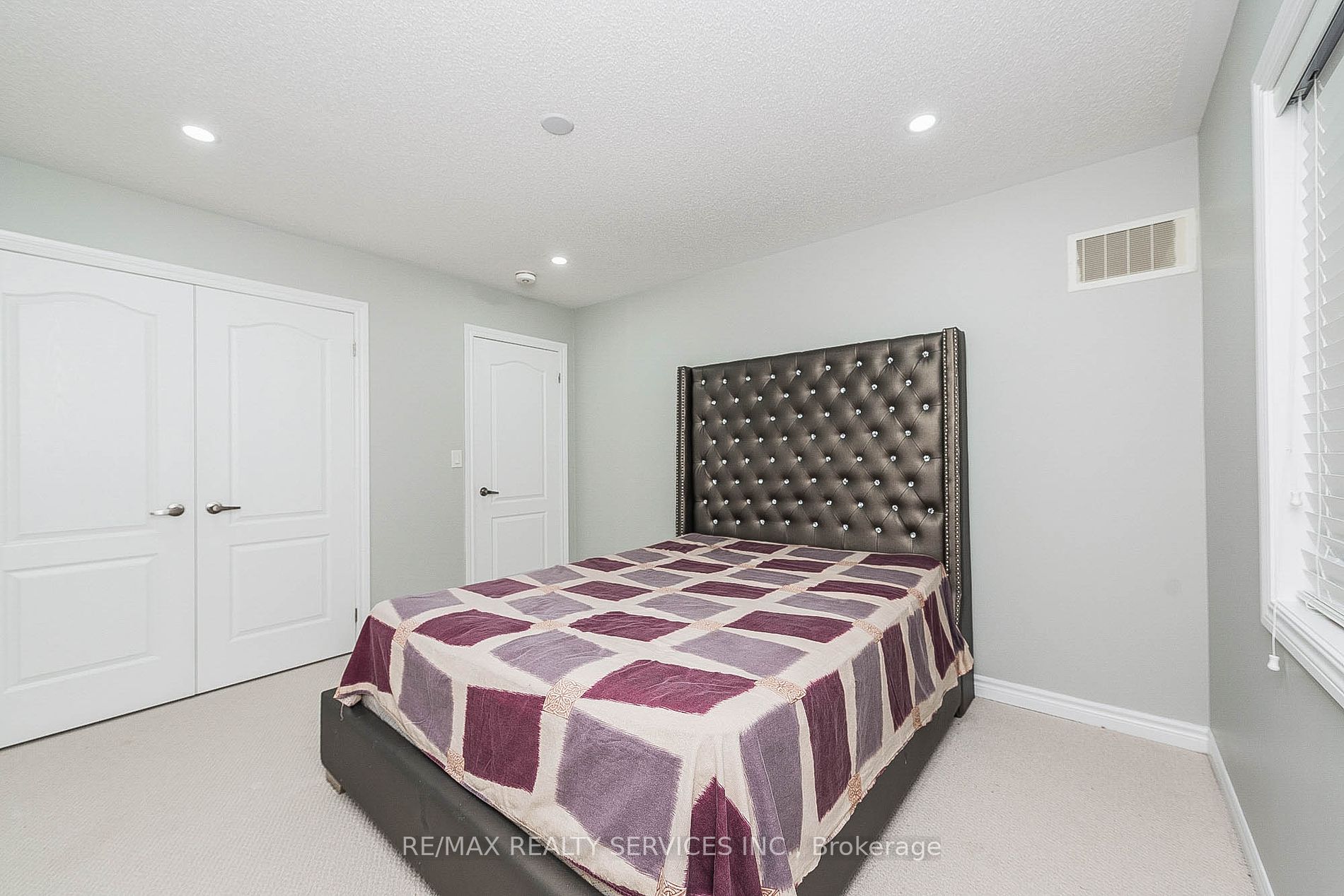 166 Gold Park Gate