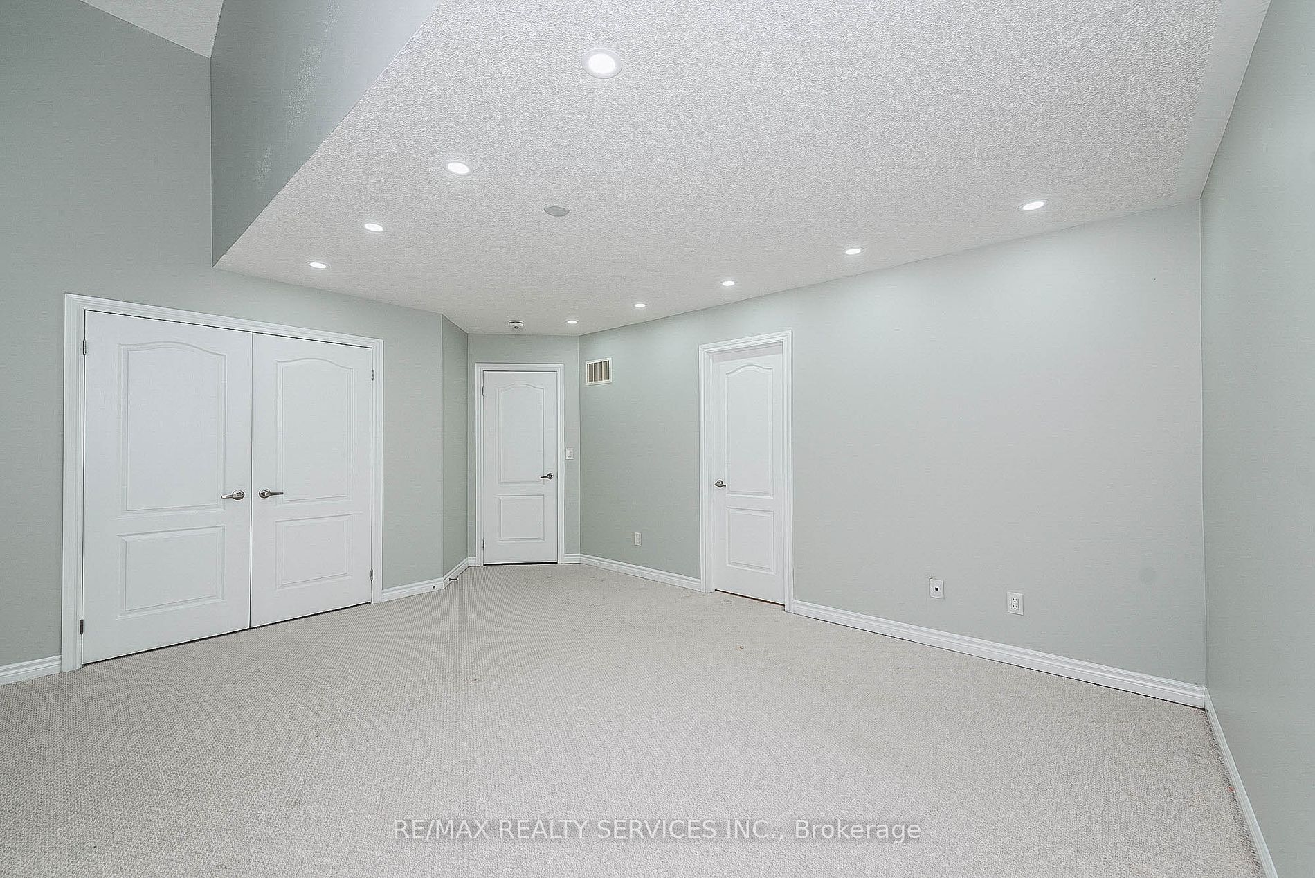 166 Gold Park Gate