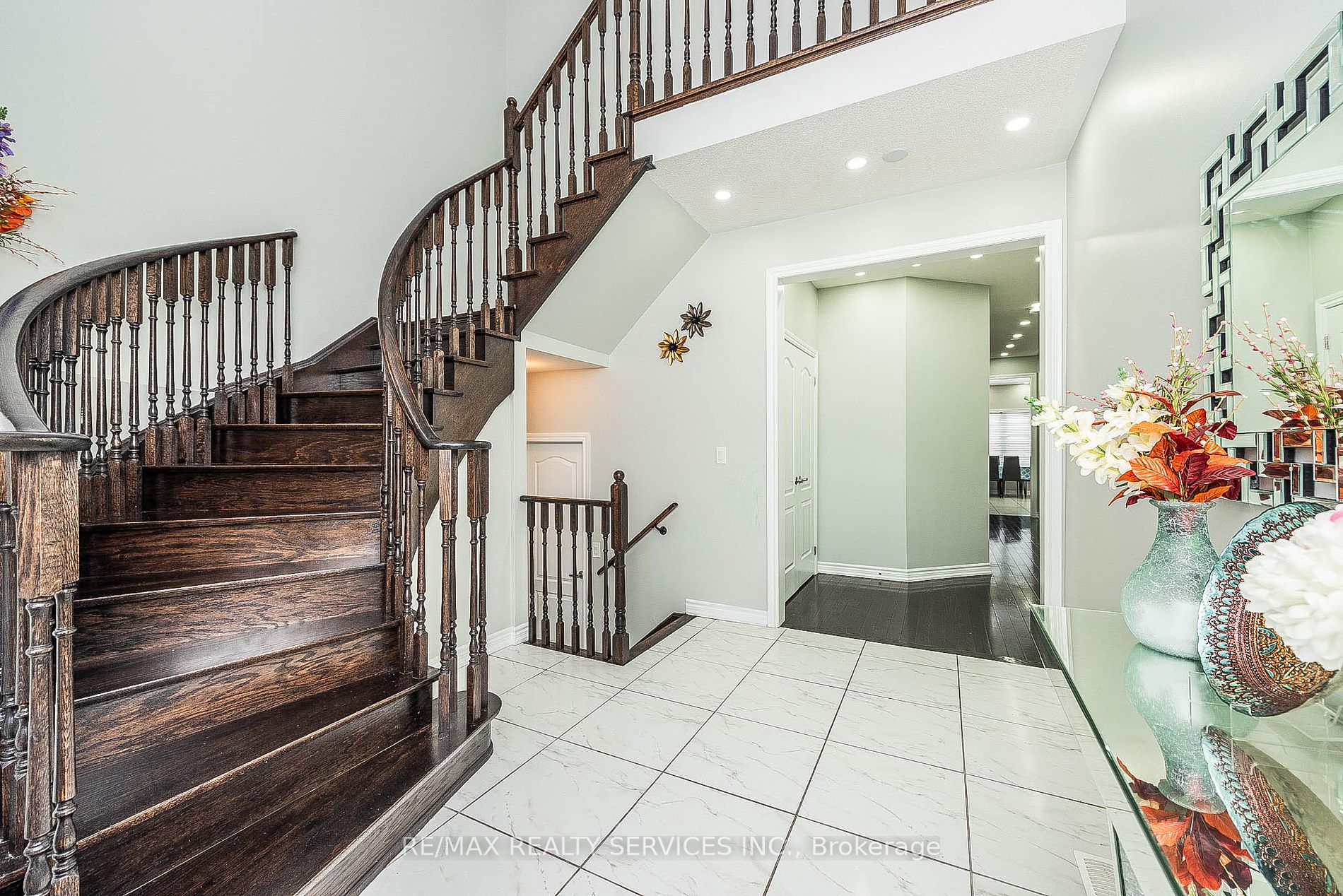 166 Gold Park Gate