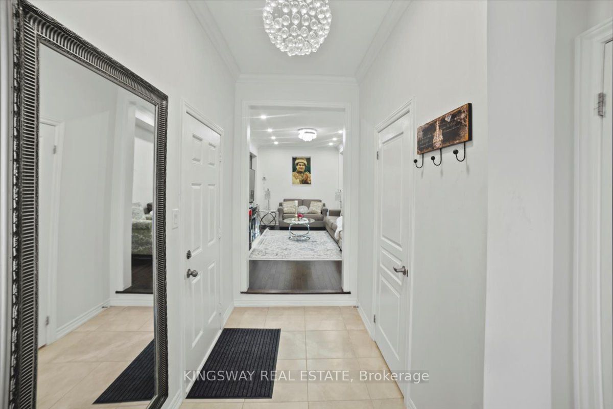 35 Hackett Street