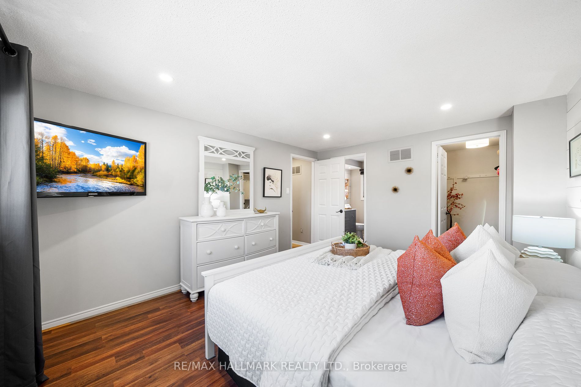 293 Harewood Blvd