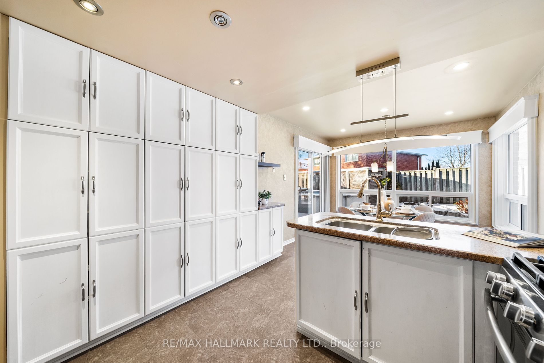 293 Harewood Blvd