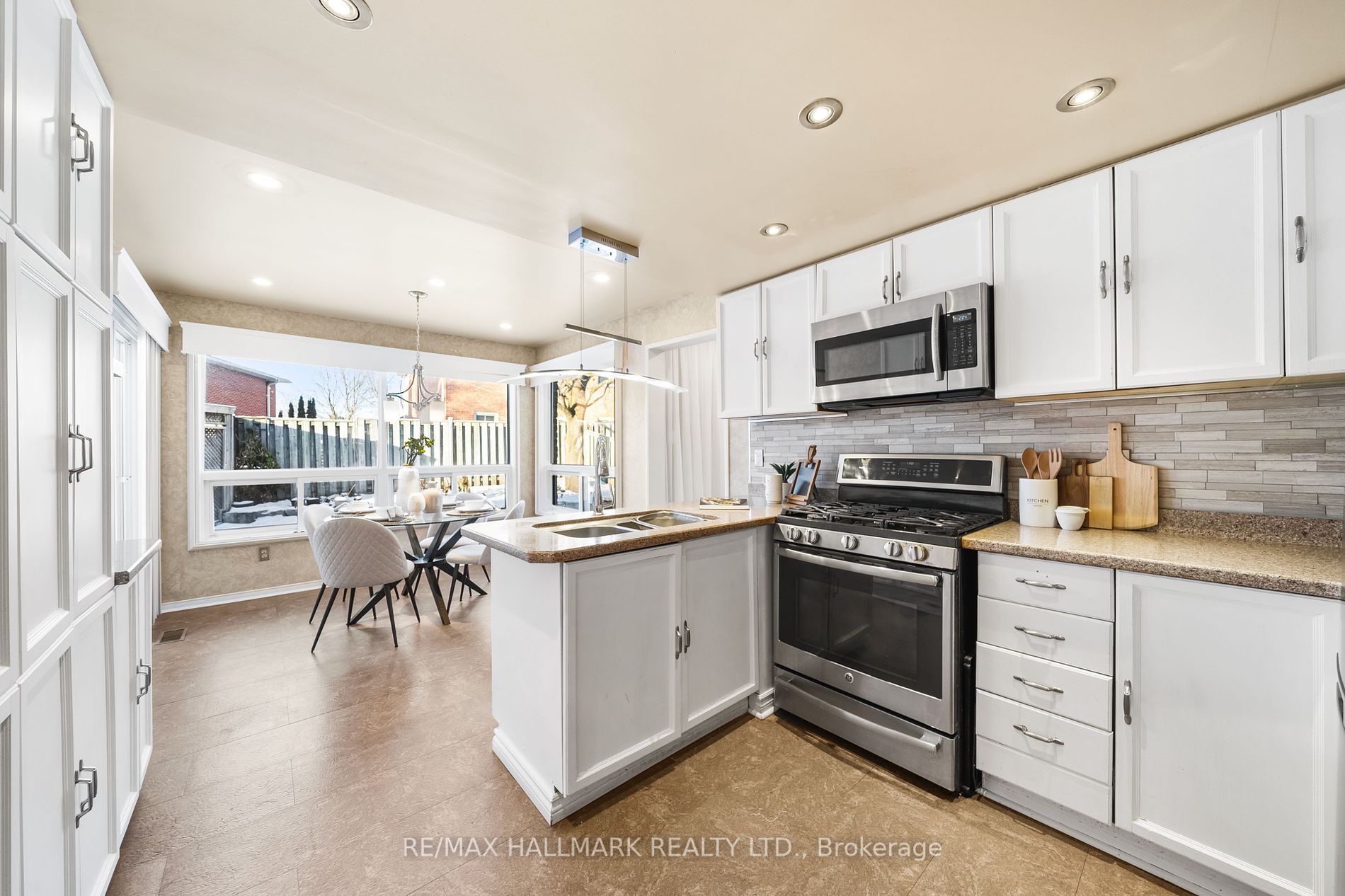 293 Harewood Blvd