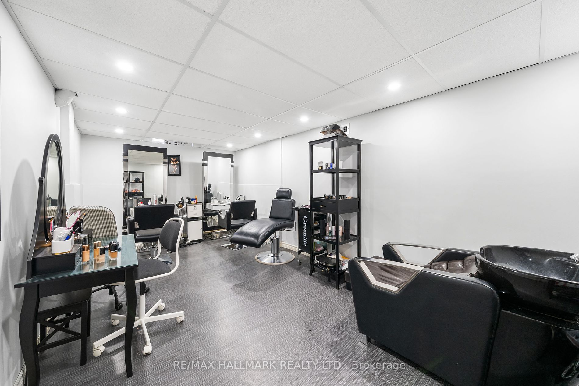 293 Harewood Blvd