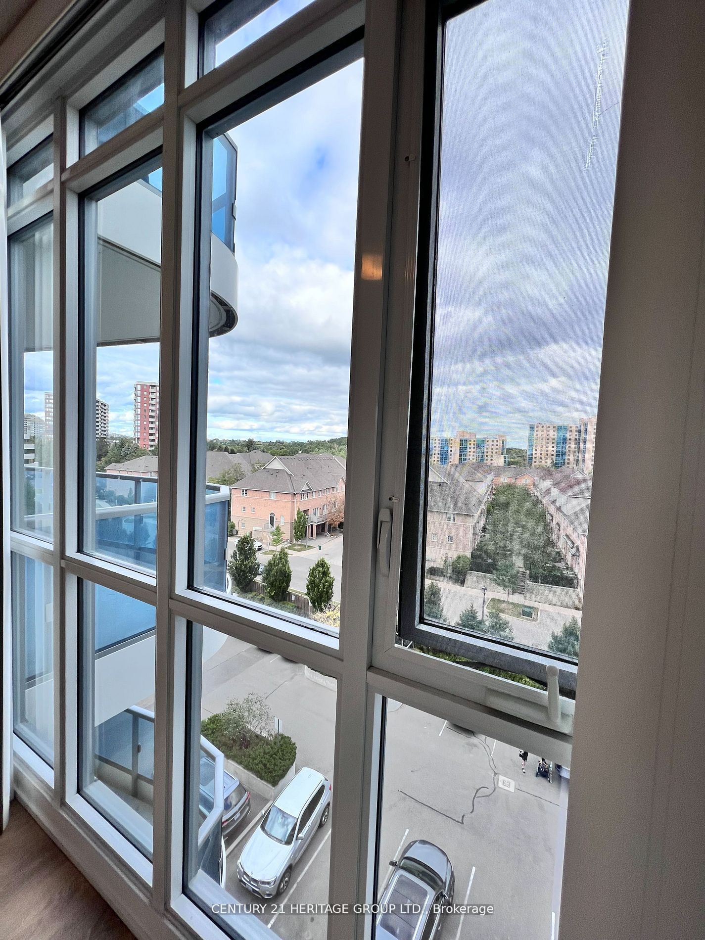 9471 Yonge St, #630