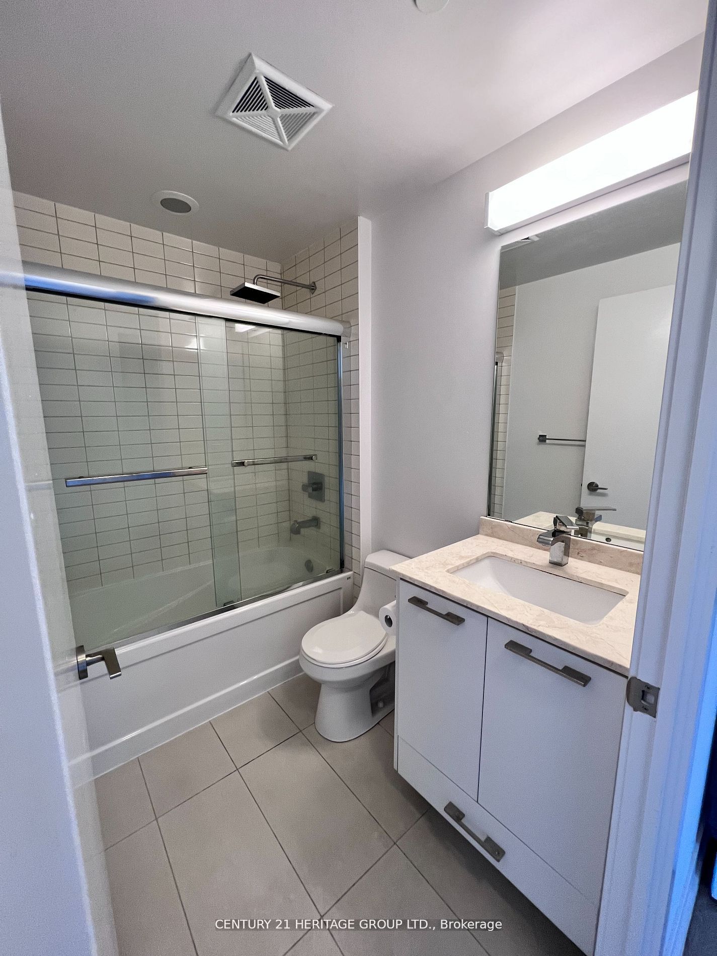 9471 Yonge St, #630