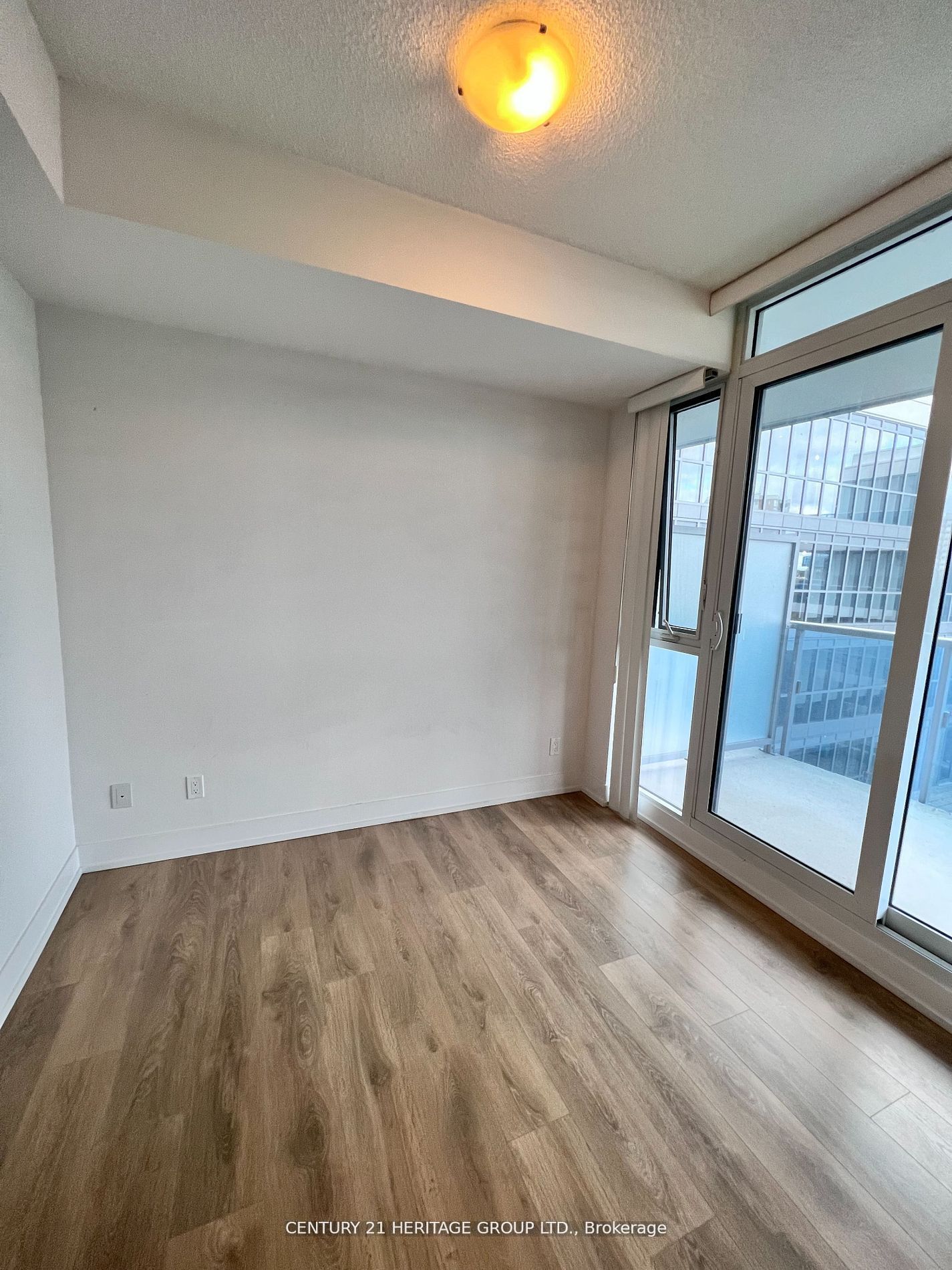 9471 Yonge St, #630