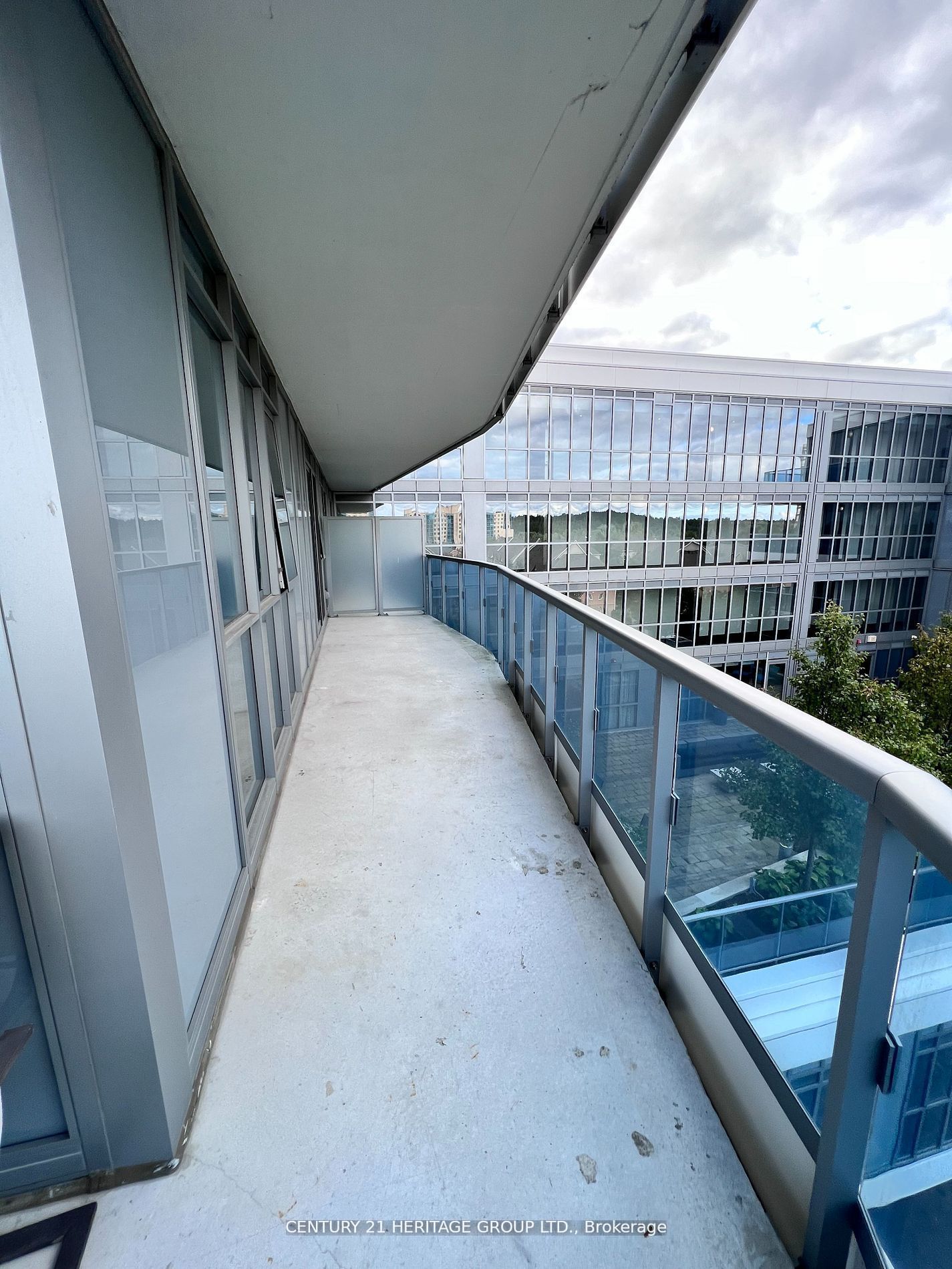 9471 Yonge St, #630