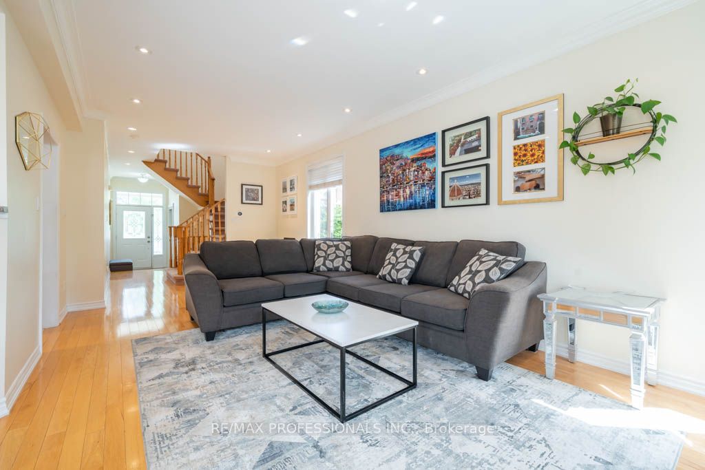 117 Wildberry Crescent