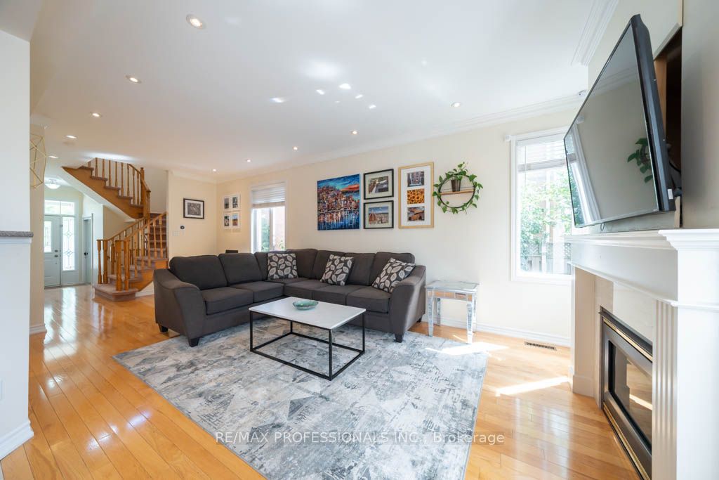117 Wildberry Crescent