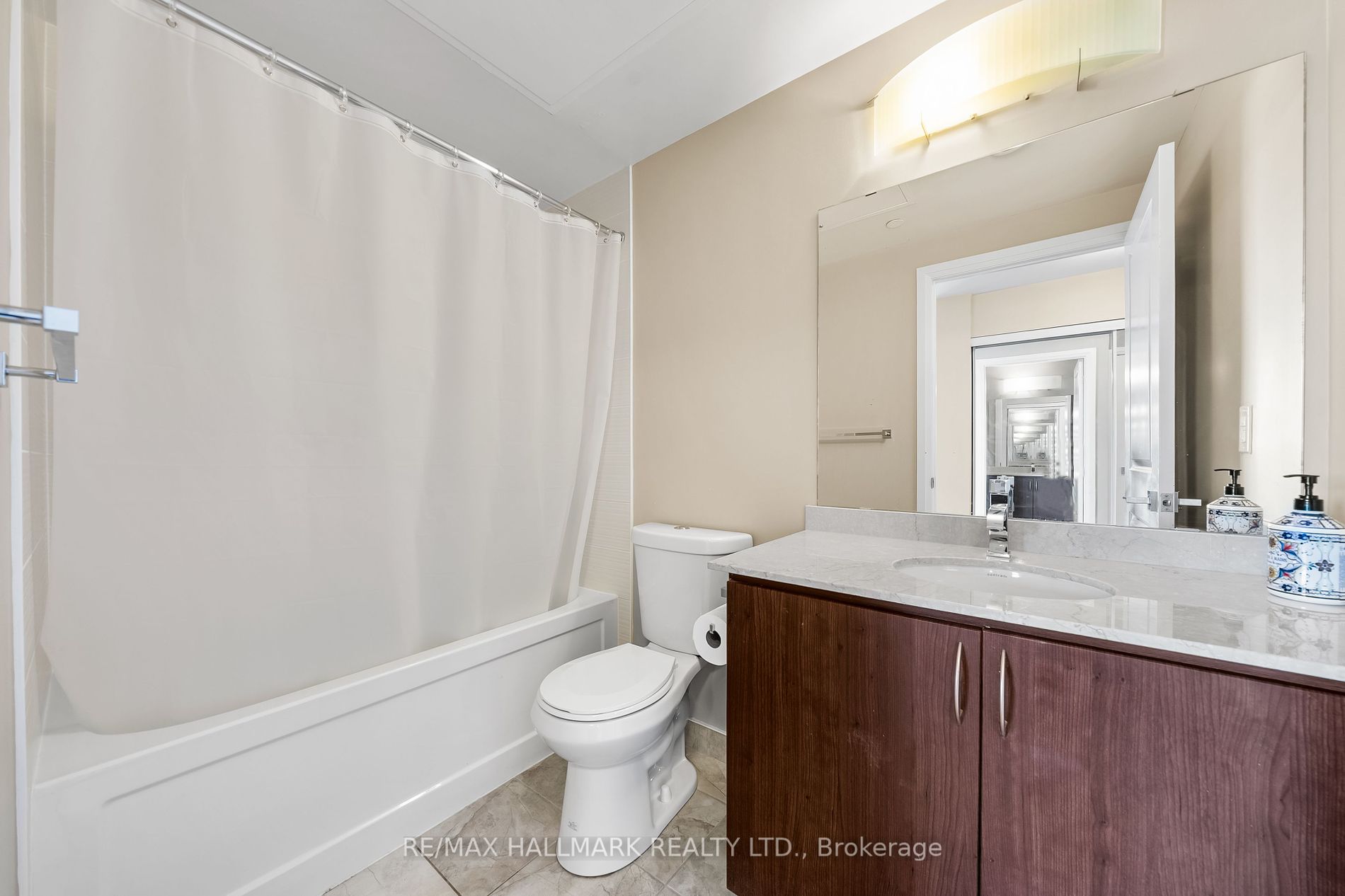 7171 Yonge St, #Ph301