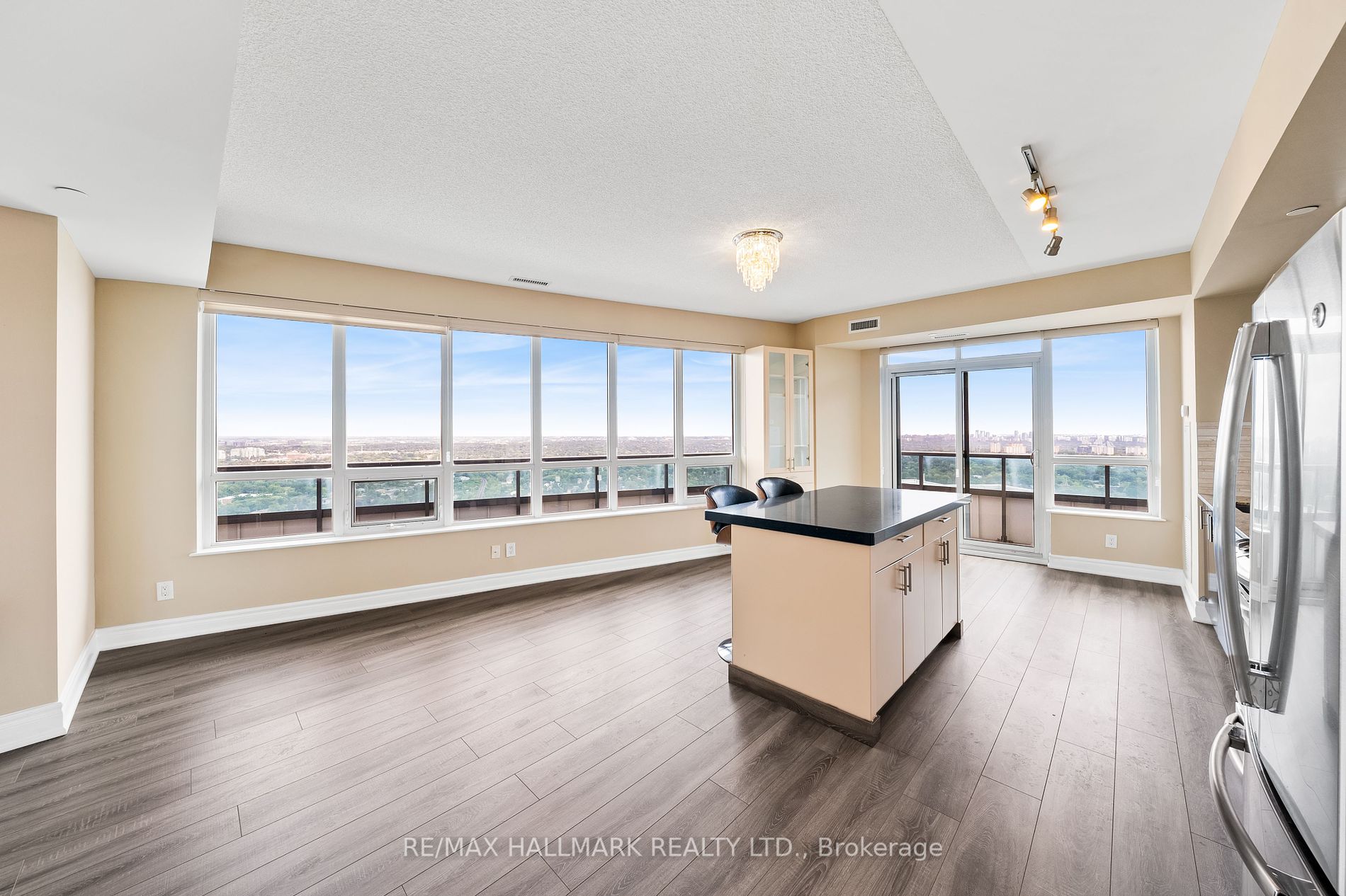 7171 Yonge St, #Ph301
