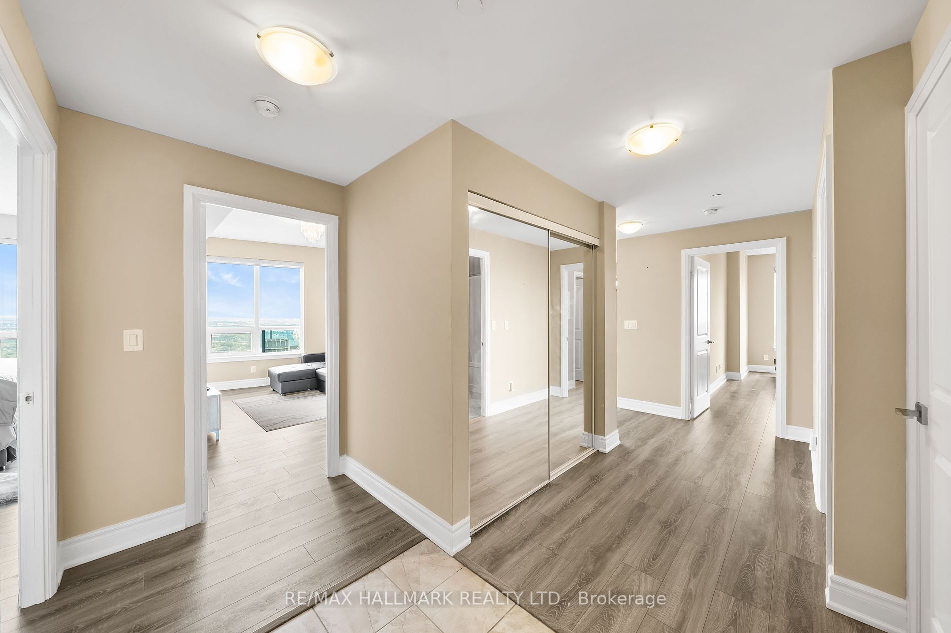 7171 Yonge St, #Ph301