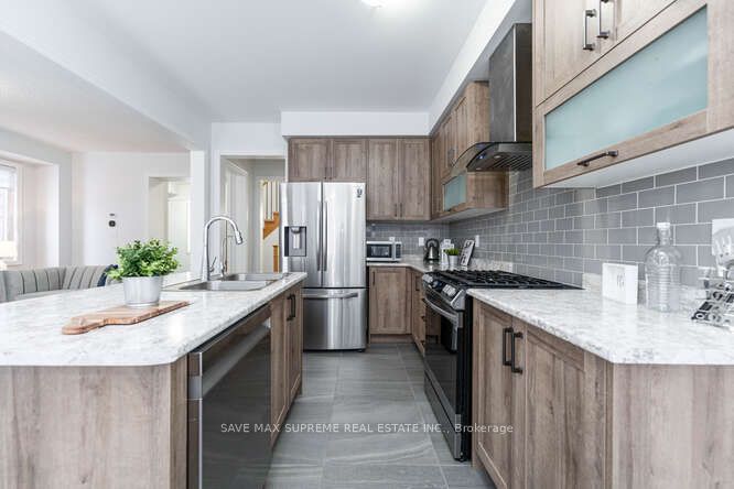 120 Wood Crescent